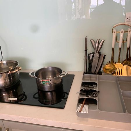 Double E Saigon Apartment In Rivergate Building Хошимин Екстериор снимка