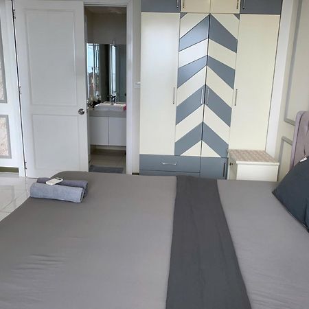 Double E Saigon Apartment In Rivergate Building Хошимин Екстериор снимка