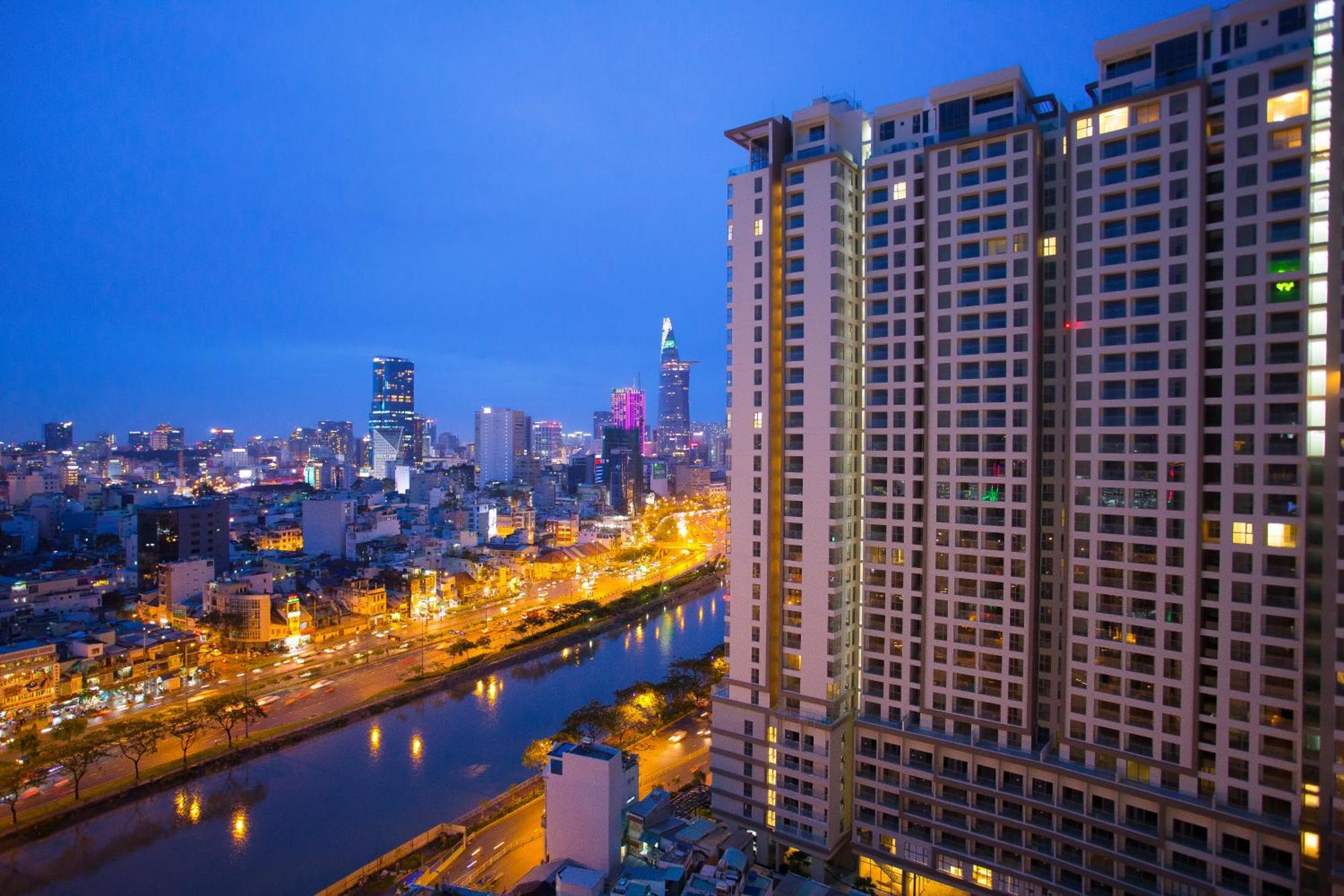 Double E Saigon Apartment In Rivergate Building Хошимин Екстериор снимка