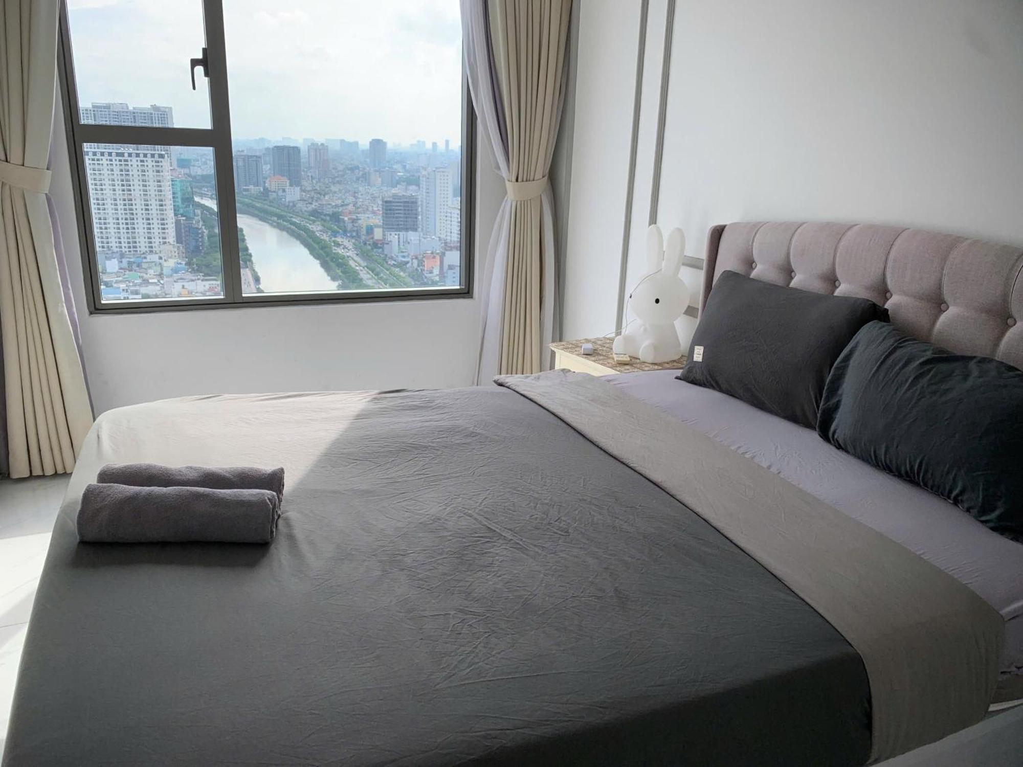 Double E Saigon Apartment In Rivergate Building Хошимин Екстериор снимка