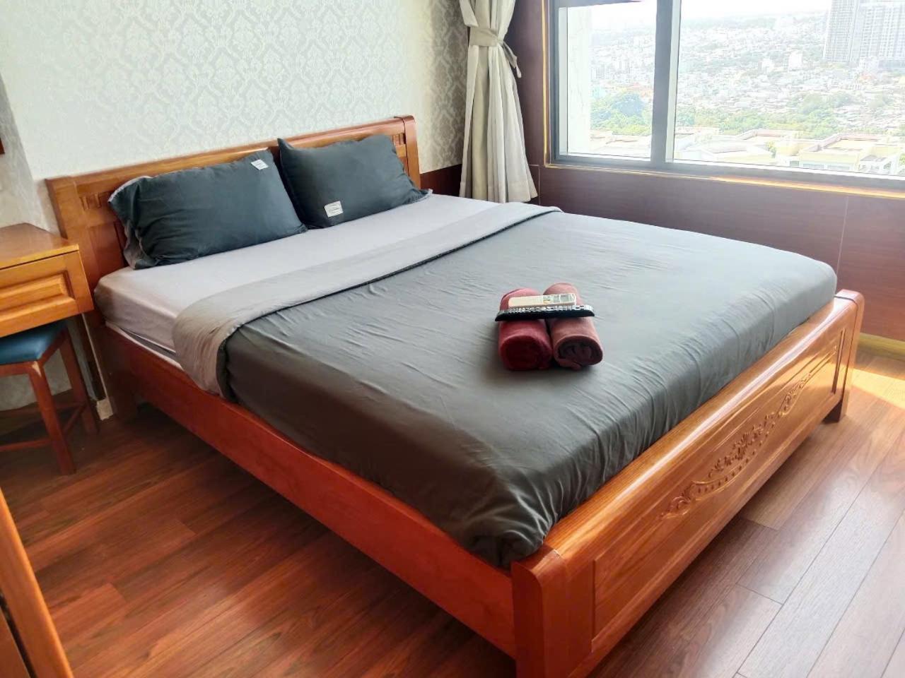 Double E Saigon Apartment In Rivergate Building Хошимин Екстериор снимка