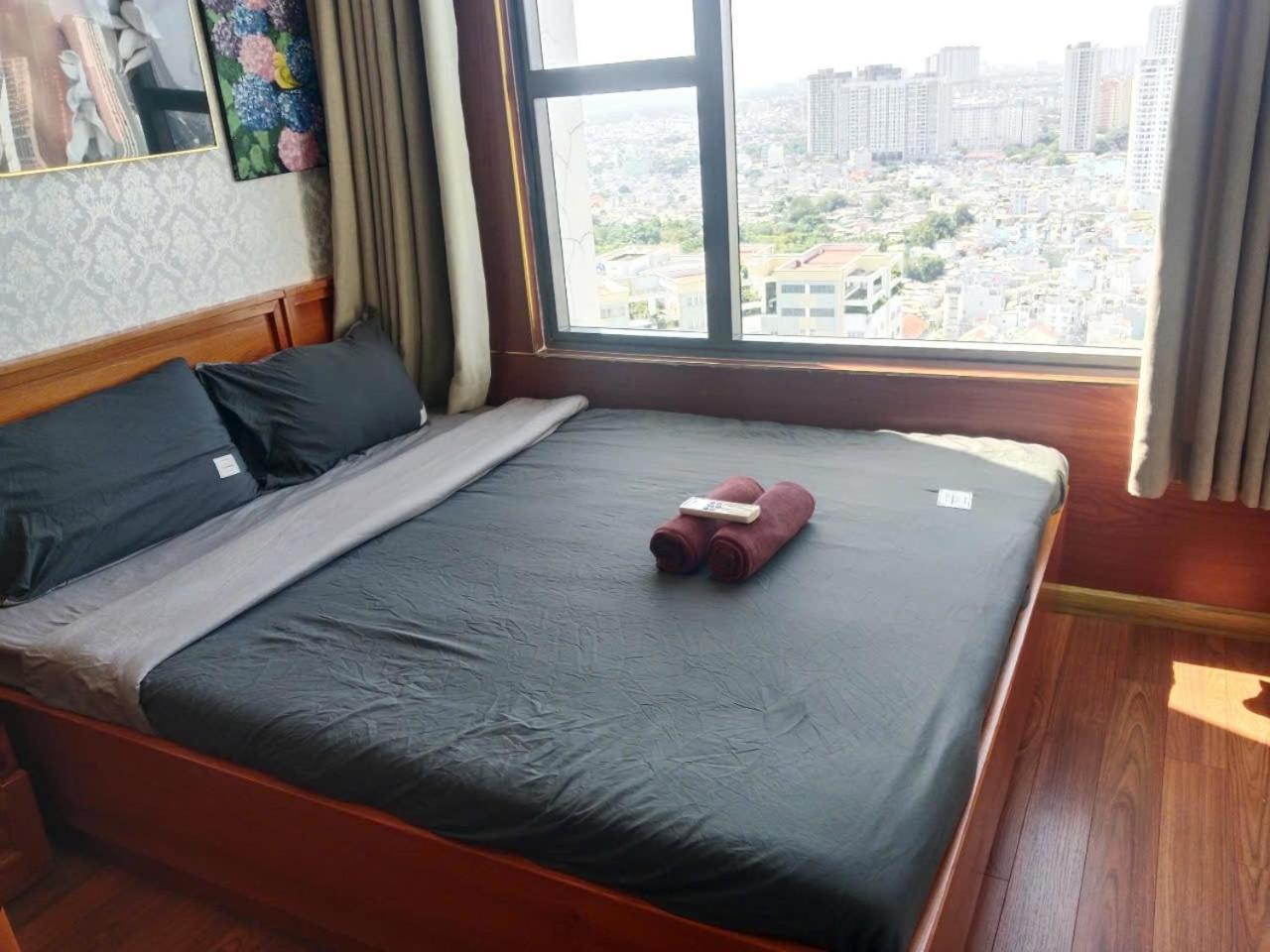 Double E Saigon Apartment In Rivergate Building Хошимин Екстериор снимка