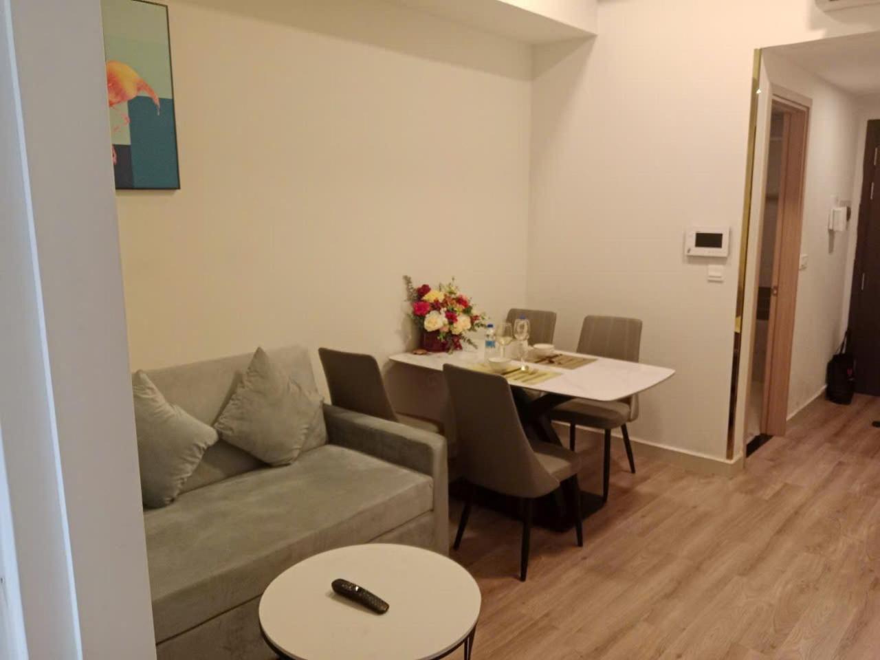 Double E Saigon Apartment In Rivergate Building Хошимин Екстериор снимка